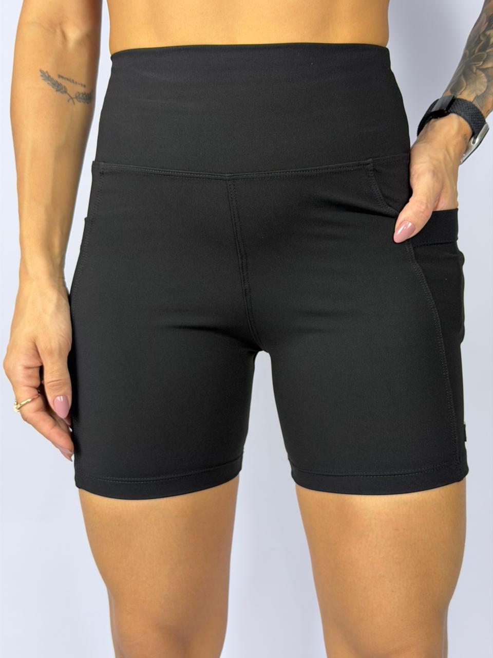 Shorts com Bolso Lateral Poliamida